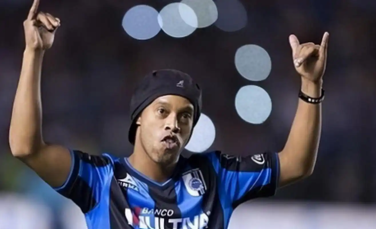 守型中场和 守型中场和